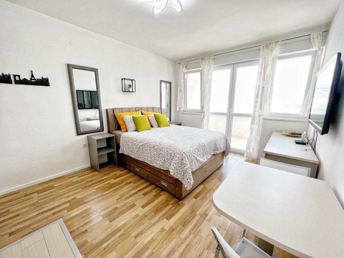 Studio Apartma Pag Blue Ocean 1 With Sea View パグ エクステリア 写真