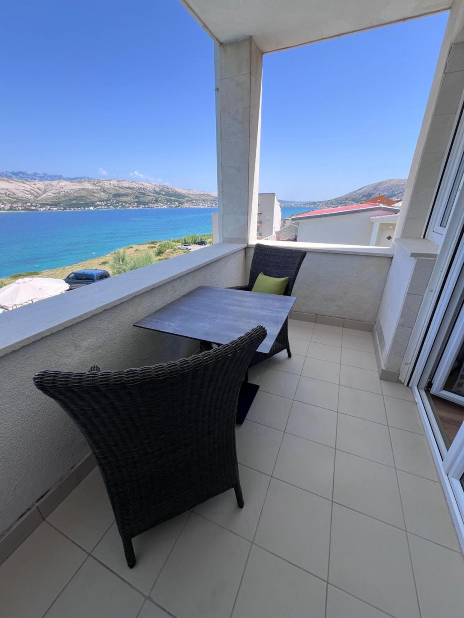 Studio Apartma Pag Blue Ocean 1 With Sea View パグ エクステリア 写真