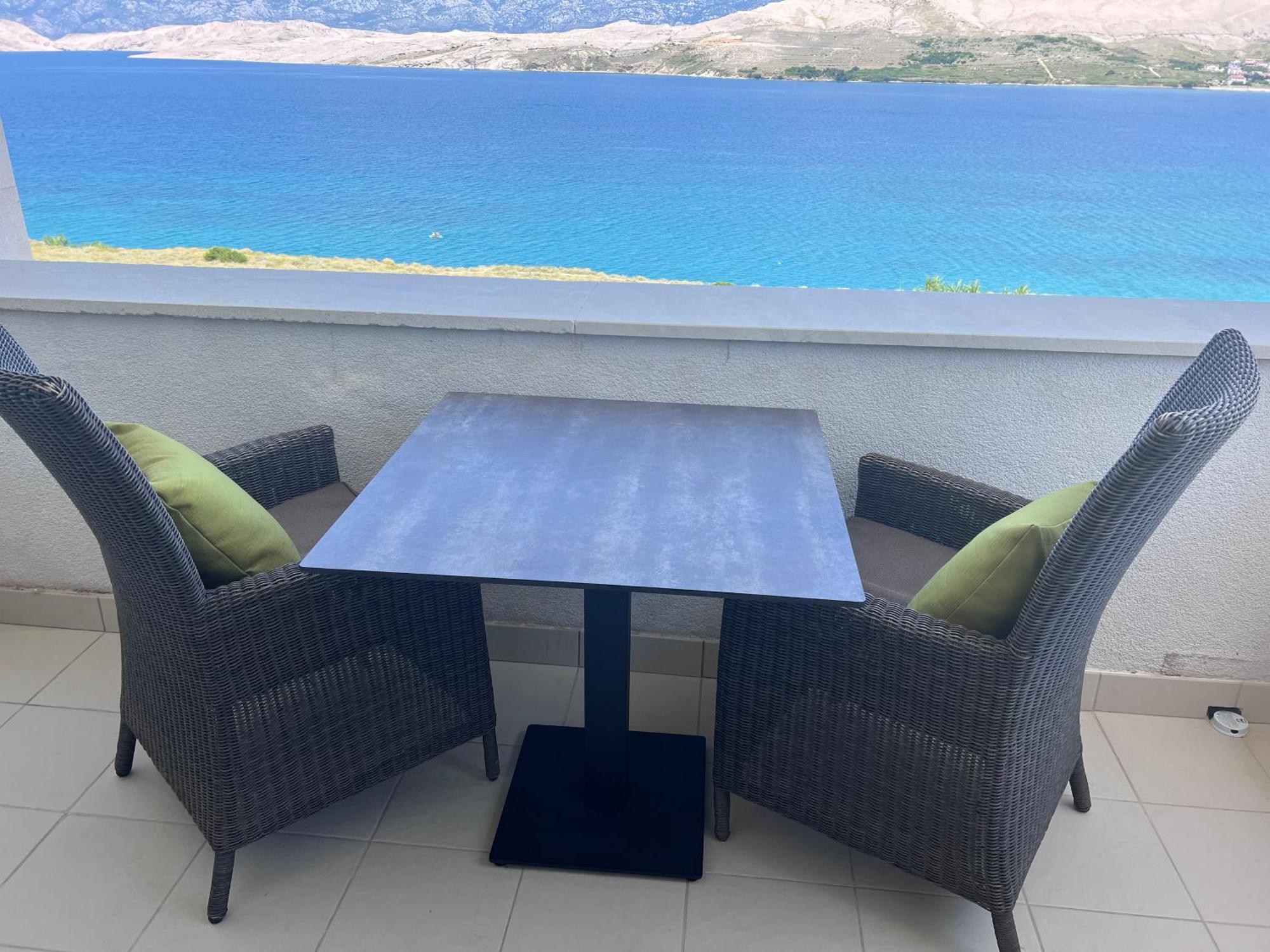 Studio Apartma Pag Blue Ocean 1 With Sea View パグ エクステリア 写真