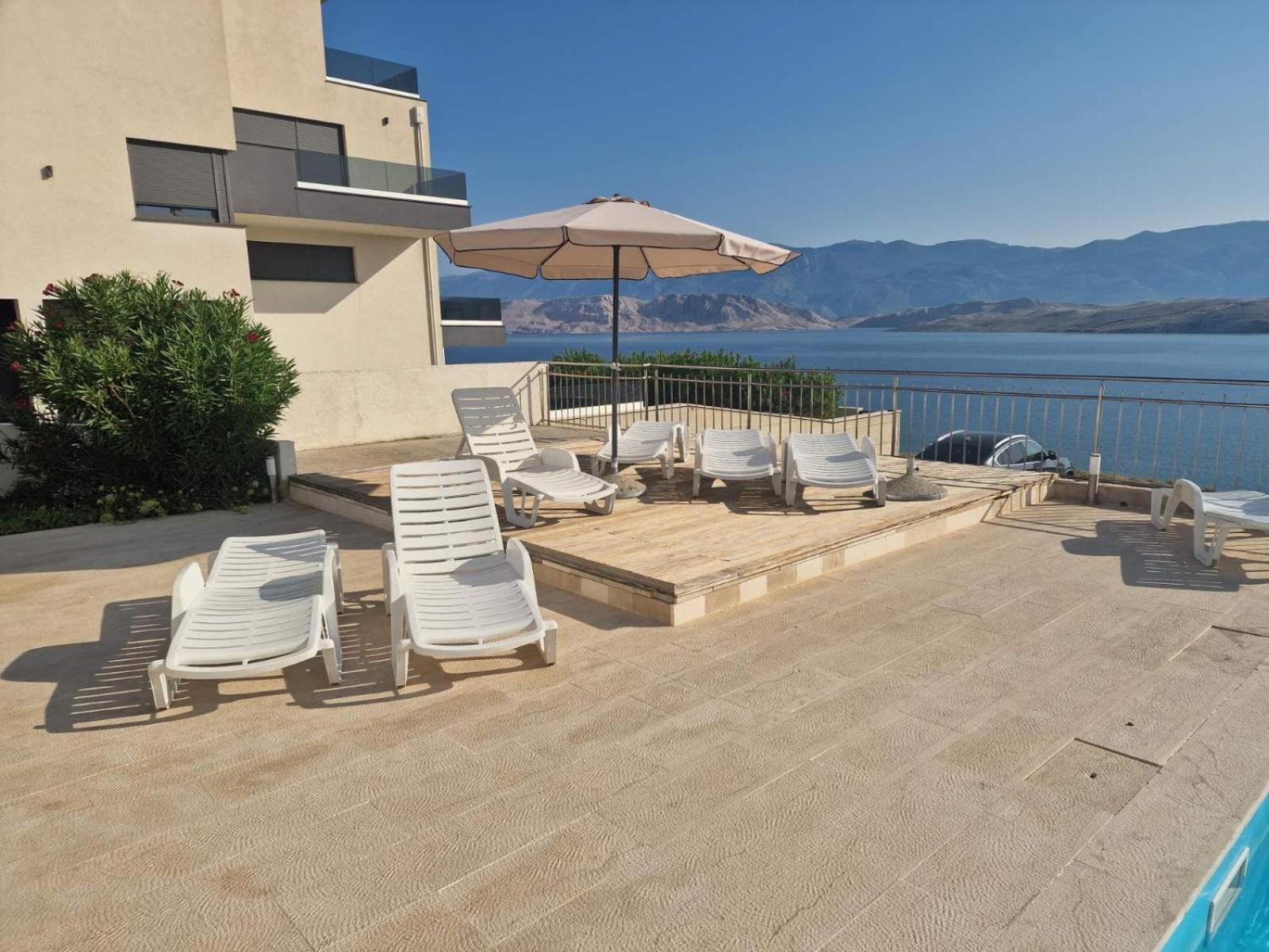 Studio Apartma Pag Blue Ocean 1 With Sea View パグ エクステリア 写真